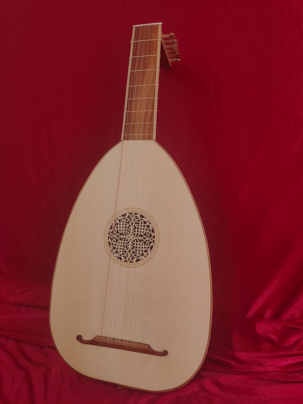 RENAISSANCE LUTES Biser Lutes