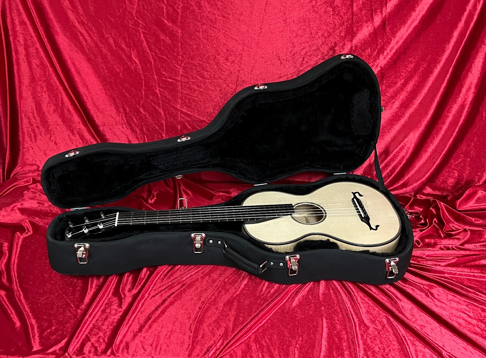 GUITARS Biser Lutes